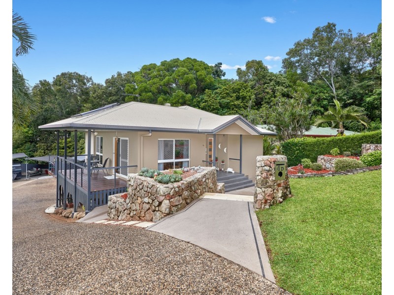 4D Trundle Terrace, Whitfield QLD 4870