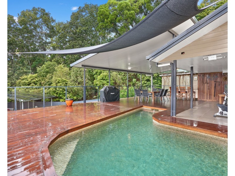 4D Trundle Terrace, Whitfield QLD 4870