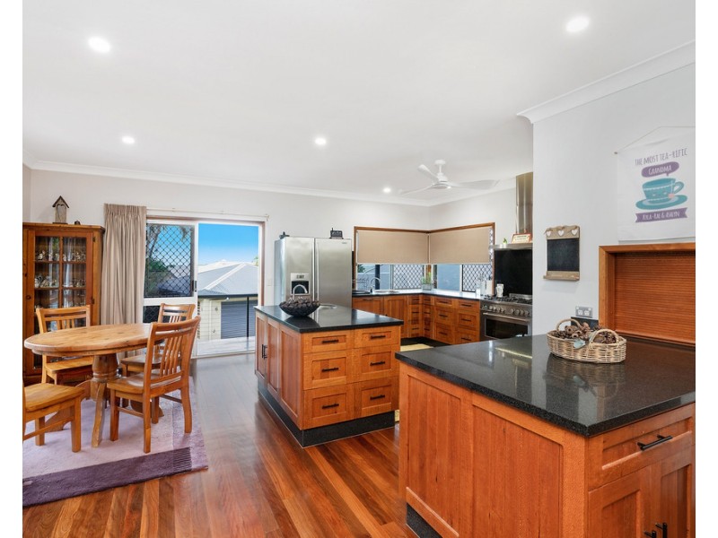 4D Trundle Terrace, Whitfield QLD 4870