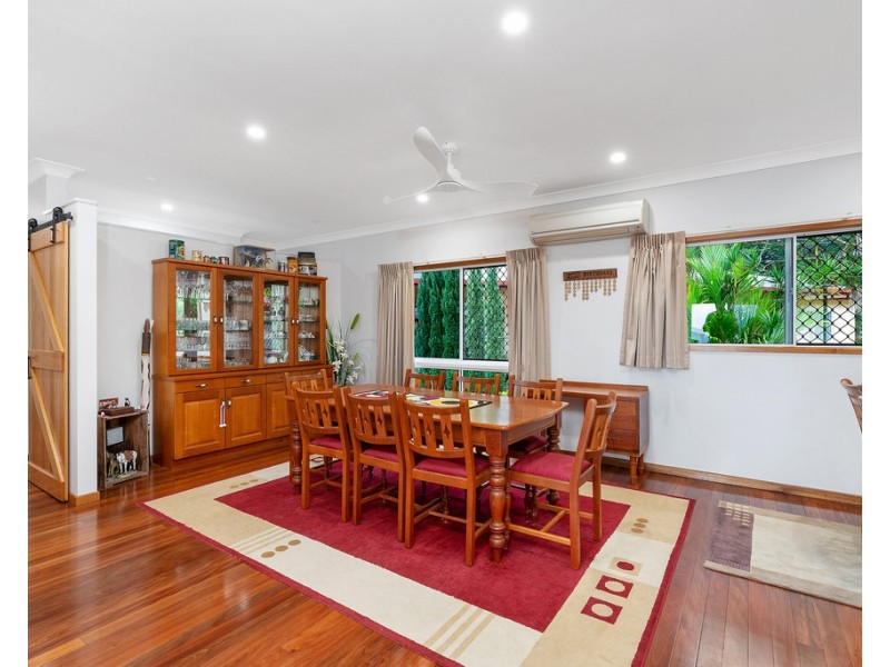4D Trundle Terrace, Whitfield QLD 4870