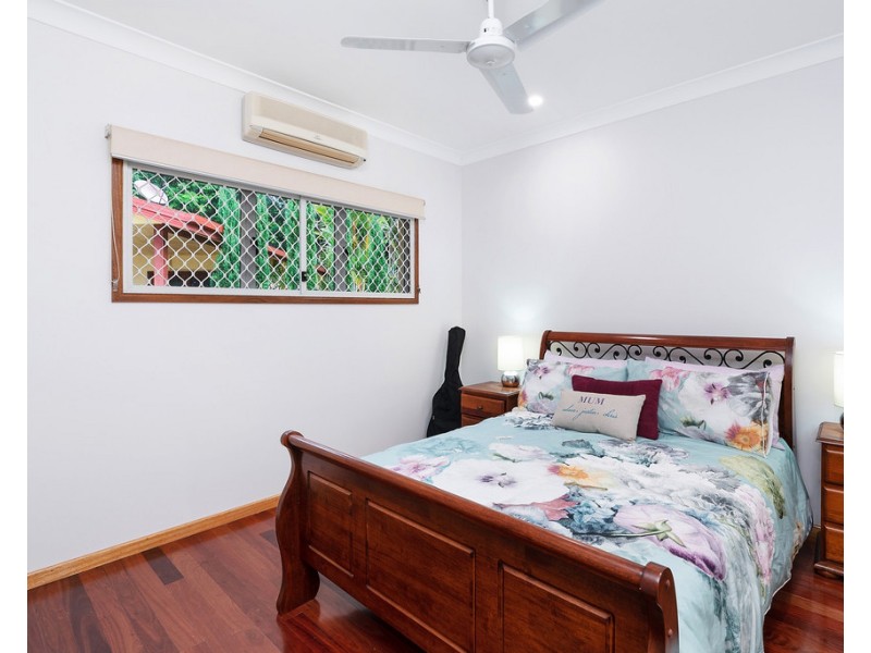 4D Trundle Terrace, Whitfield QLD 4870