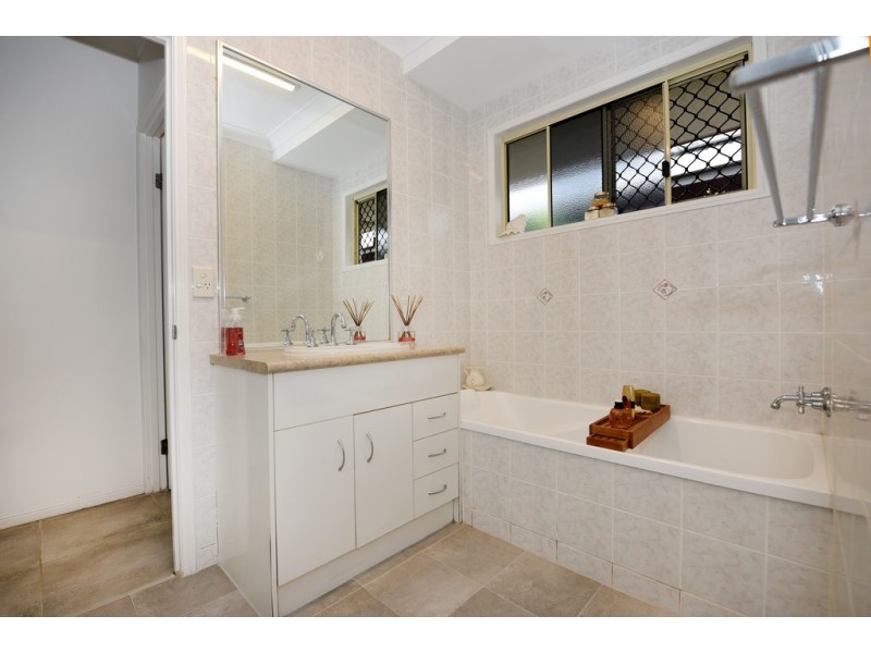 6 Bullrush Terrace, Kewarra Beach QLD 4879