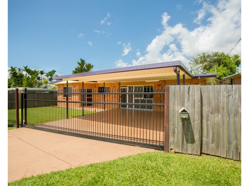 7 Mango Drive, Earlville QLD 4870