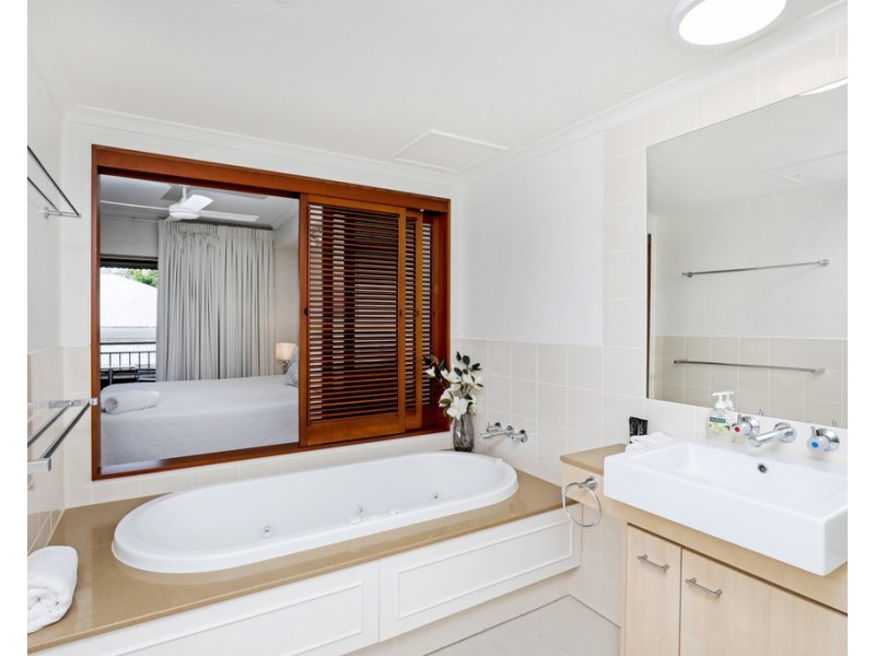 721/49-63 Williams Esplanade, Palm Cove QLD 4879