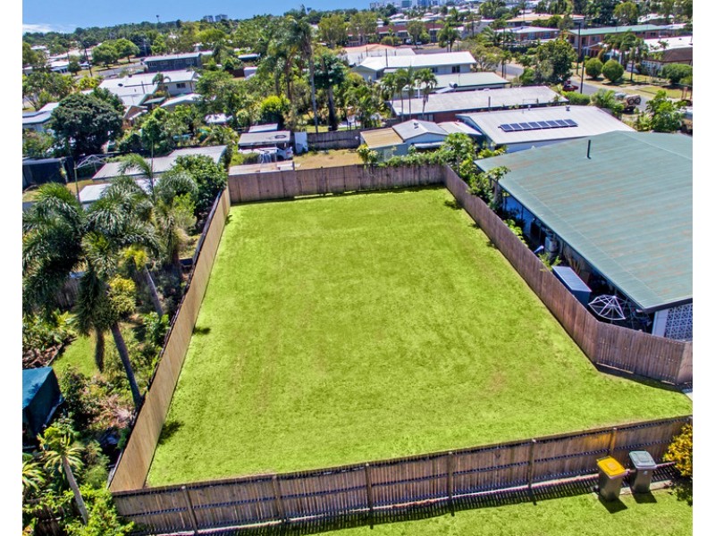 20 Hogan Street, Westcourt QLD 4870