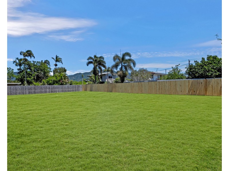 20 Hogan Street, Westcourt QLD 4870