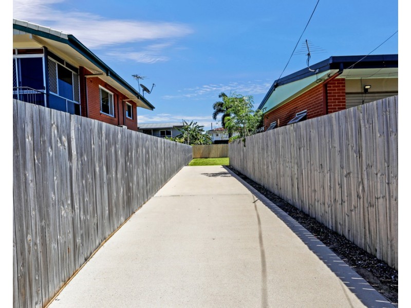 20 Hogan Street, Westcourt QLD 4870