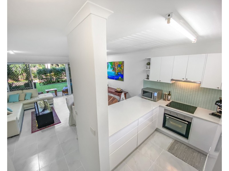 108/305-341 Coral Coast Drive, Palm Cove QLD 4879