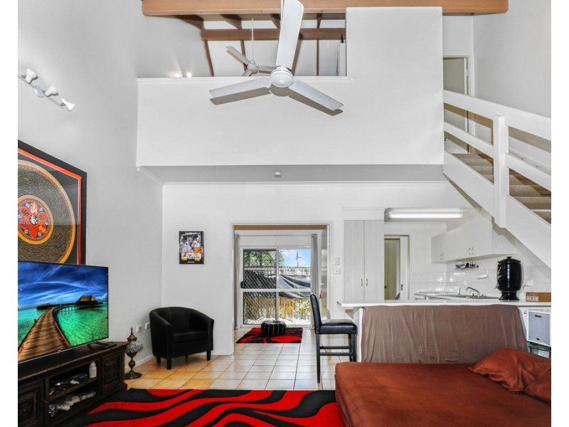 81-83 Jensen Street, Whitfield QLD 4870