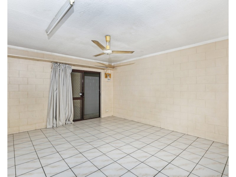 6/235 McLeod Street, Cairns North QLD 4870