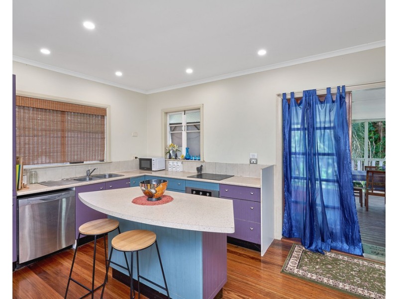 13 Olive Street, Manoora QLD 4870