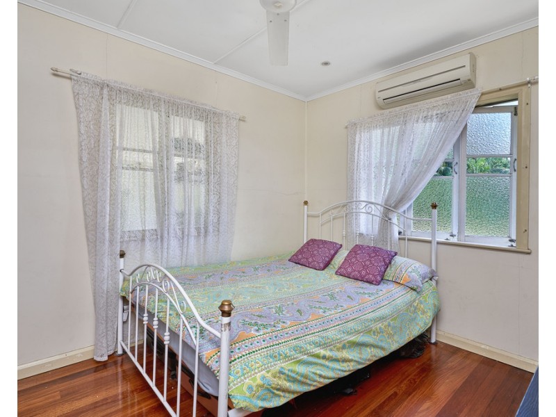 13 Olive Street, Manoora QLD 4870