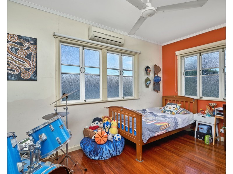 13 Olive Street, Manoora QLD 4870