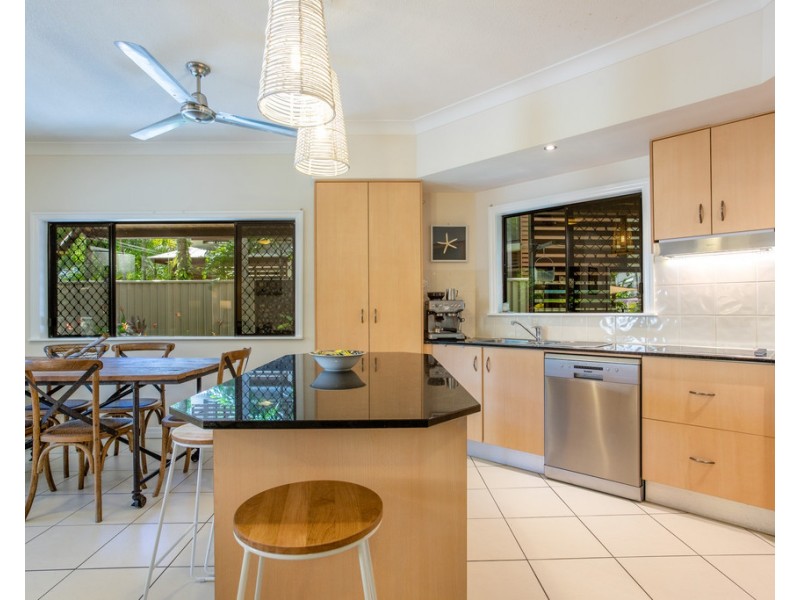 1/11 Rutherford Street, Yorkeys Knob QLD 4878