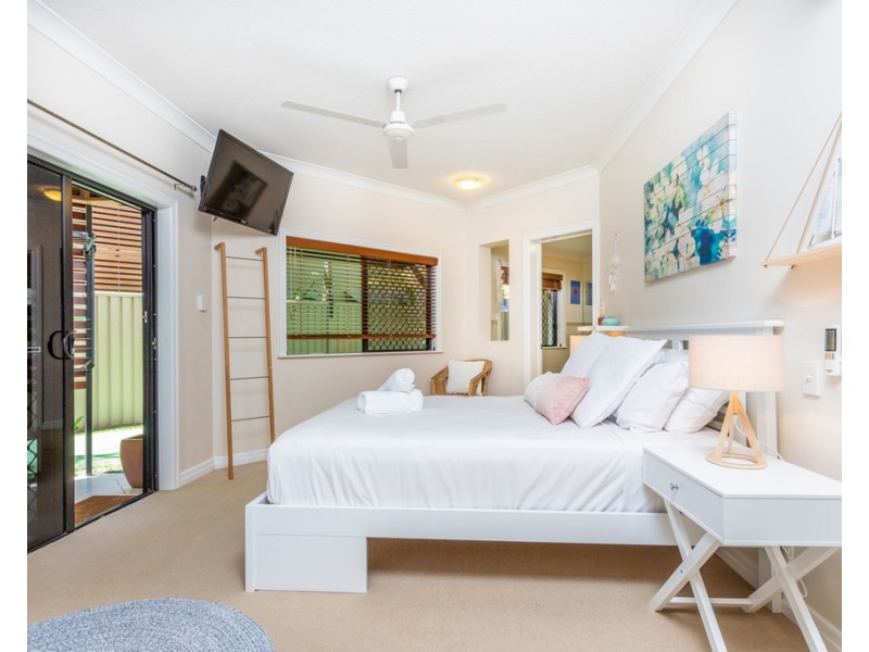 1/11 Rutherford Street, Yorkeys Knob QLD 4878