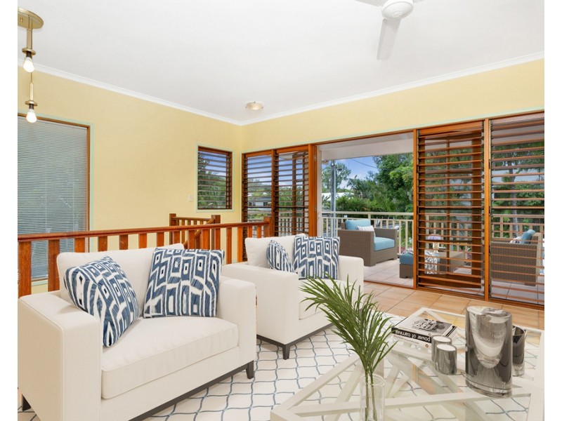 7 Harpa Street, Palm Cove QLD 4879
