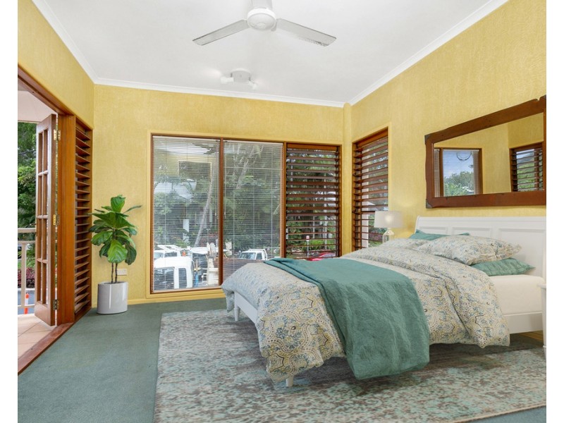 7 Harpa Street, Palm Cove QLD 4879