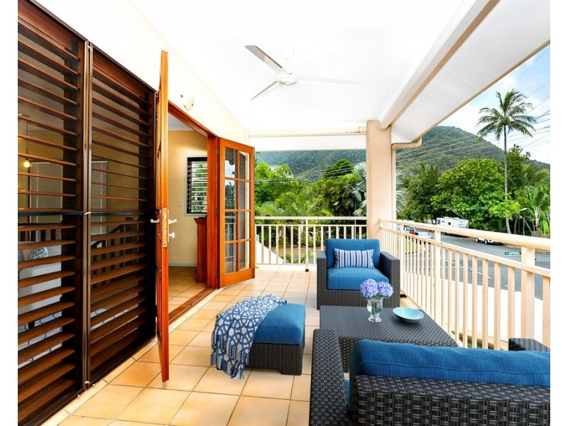 7 Harpa Street, Palm Cove QLD 4879