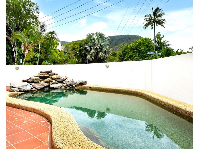 7 Harpa Street, Palm Cove QLD 4879
