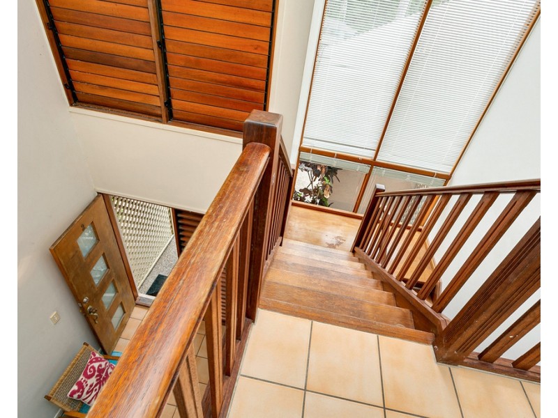 7 Harpa Street, Palm Cove QLD 4879