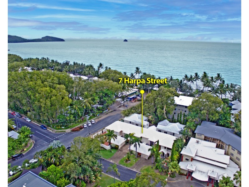 7 Harpa Street, Palm Cove QLD 4879