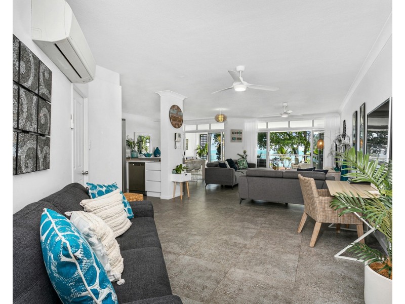 2/59-61 Vasey Esplanade, Trinity Beach QLD 4879