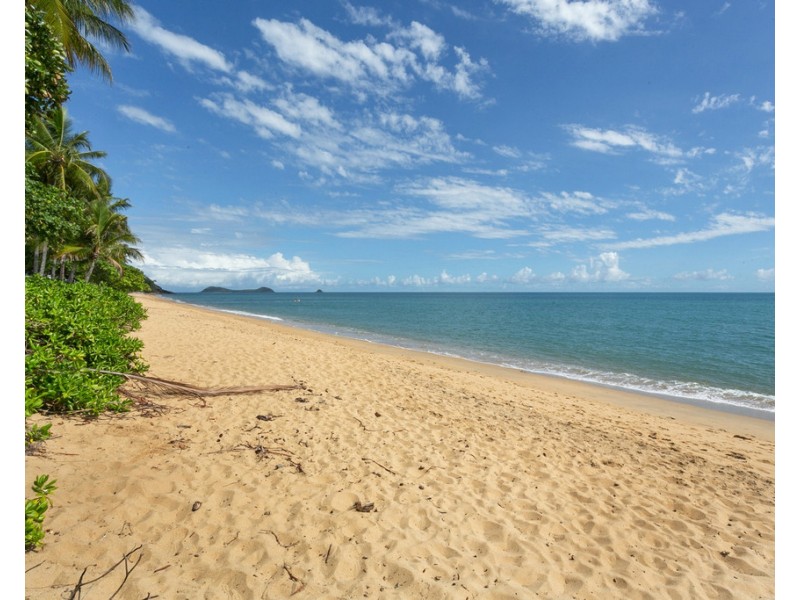 2/59-61 Vasey Esplanade, Trinity Beach QLD 4879