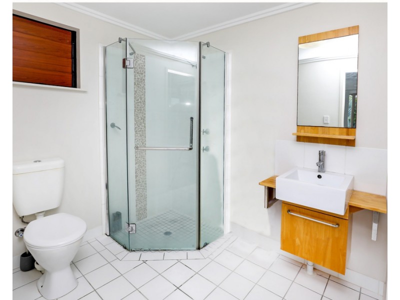 2109/22-26 Clifton Road, Clifton Beach QLD 4879