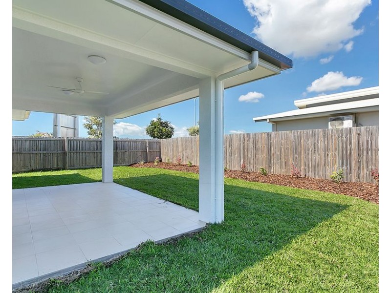 1 Flagstone Terrace, Smithfield QLD 4878