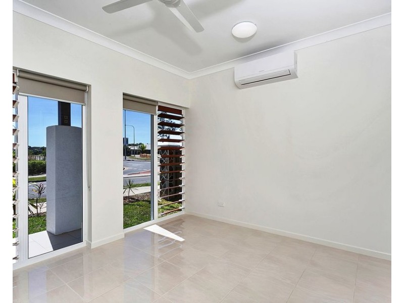 1 Flagstone Terrace, Smithfield QLD 4878