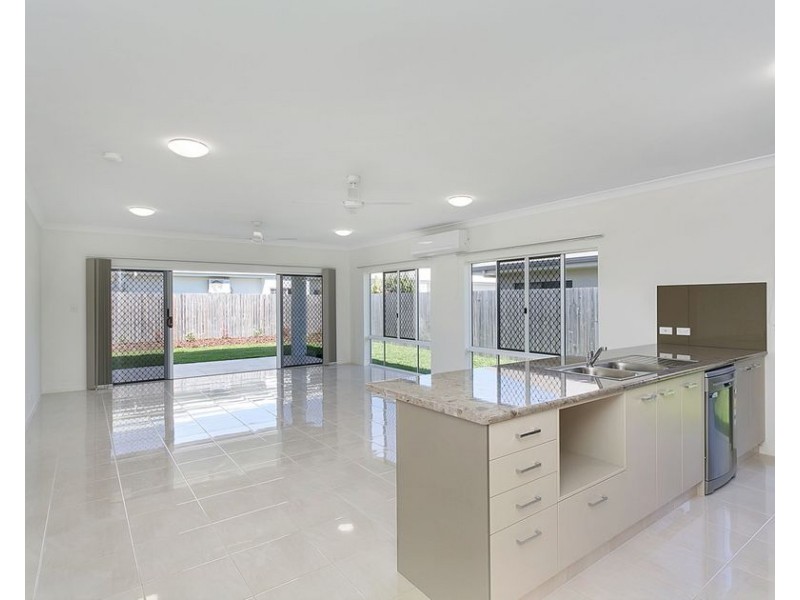 1 Flagstone Terrace, Smithfield QLD 4878