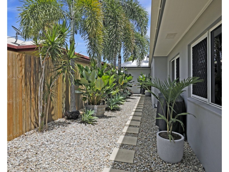 8 Capri Close, Kewarra Beach QLD 4879