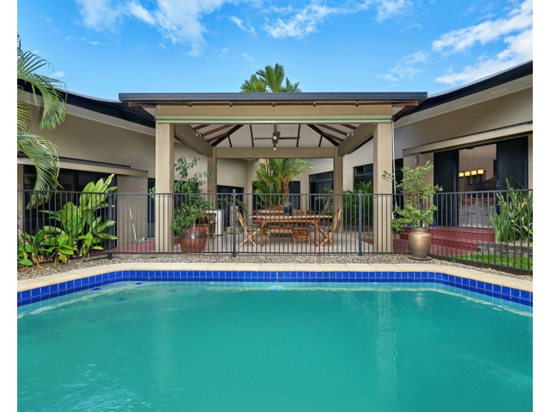 8 Cocus Crescent, Palm Cove QLD 4879