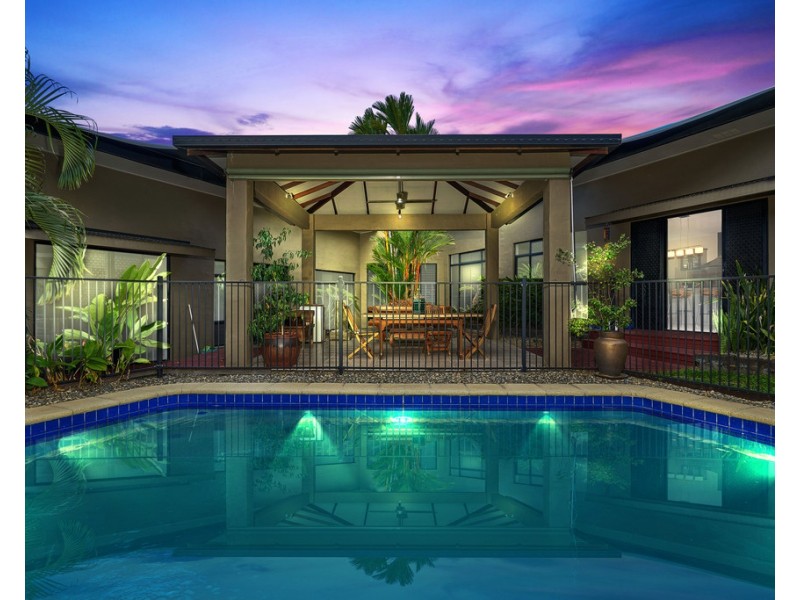 8 Cocus Crescent, Palm Cove QLD 4879