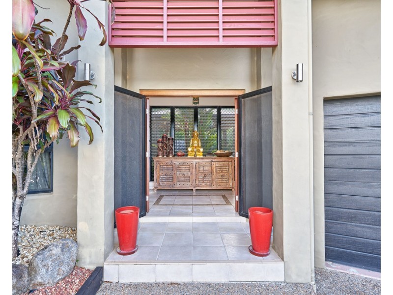 8 Cocus Crescent, Palm Cove QLD 4879