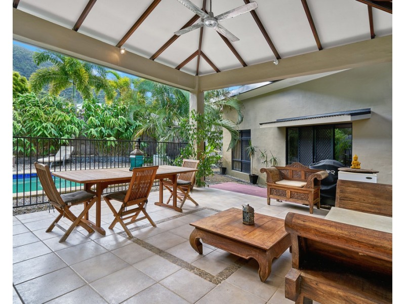 8 Cocus Crescent, Palm Cove QLD 4879