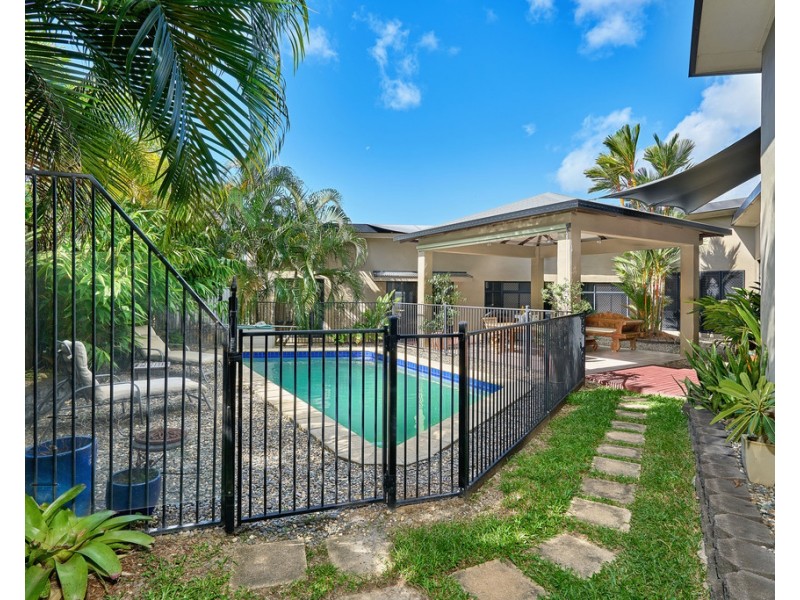 8 Cocus Crescent, Palm Cove QLD 4879