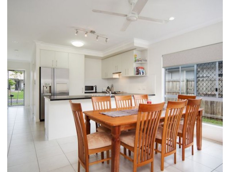 11 Murrinda Gardens, Trinity Park QLD 4879