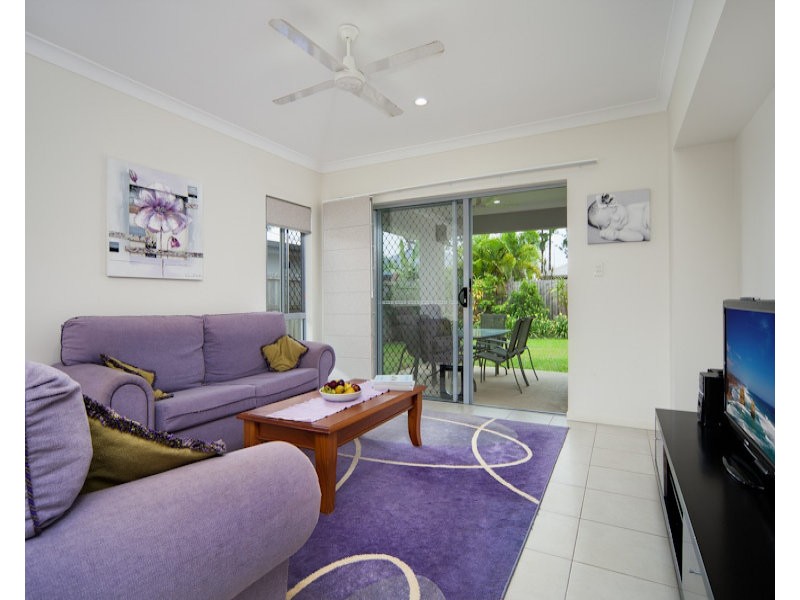 11 Murrinda Gardens, Trinity Park QLD 4879