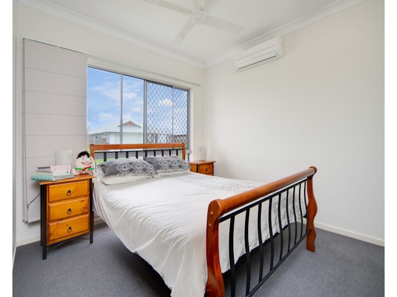 11 Murrinda Gardens, Trinity Park QLD 4879