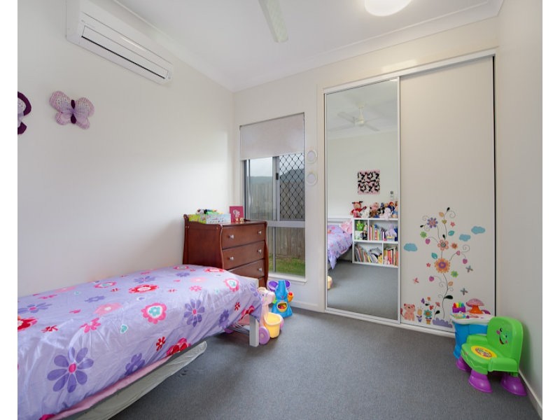 11 Murrinda Gardens, Trinity Park QLD 4879