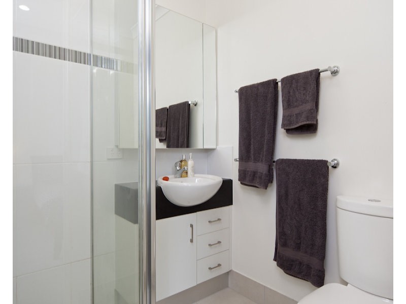 11 Murrinda Gardens, Trinity Park QLD 4879