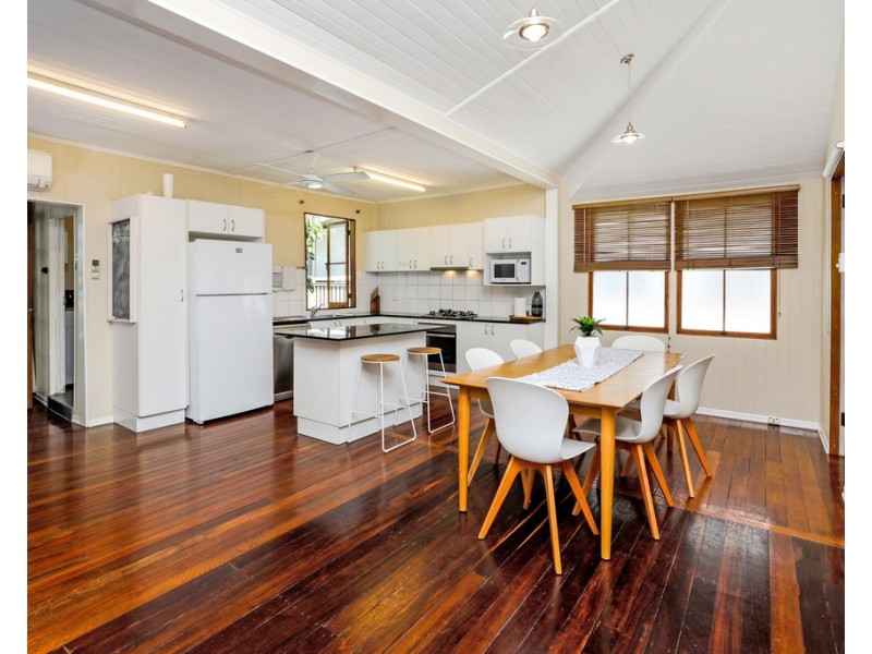 295 McLeod Street, Cairns North QLD 4870