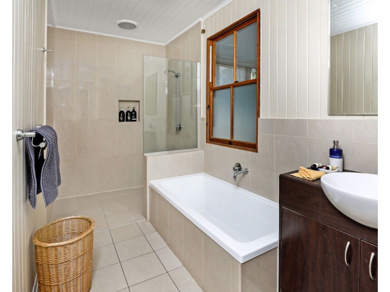 295 McLeod Street, Cairns North QLD 4870