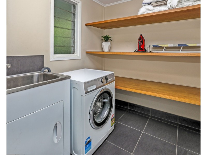 295 McLeod Street, Cairns North QLD 4870