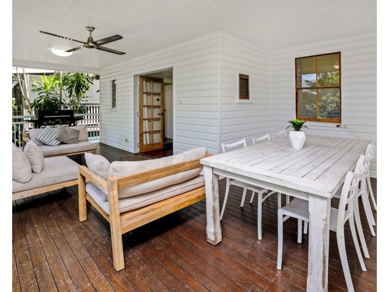 295 McLeod Street, Cairns North QLD 4870