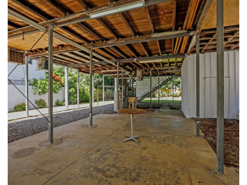 295 McLeod Street, Cairns North QLD 4870