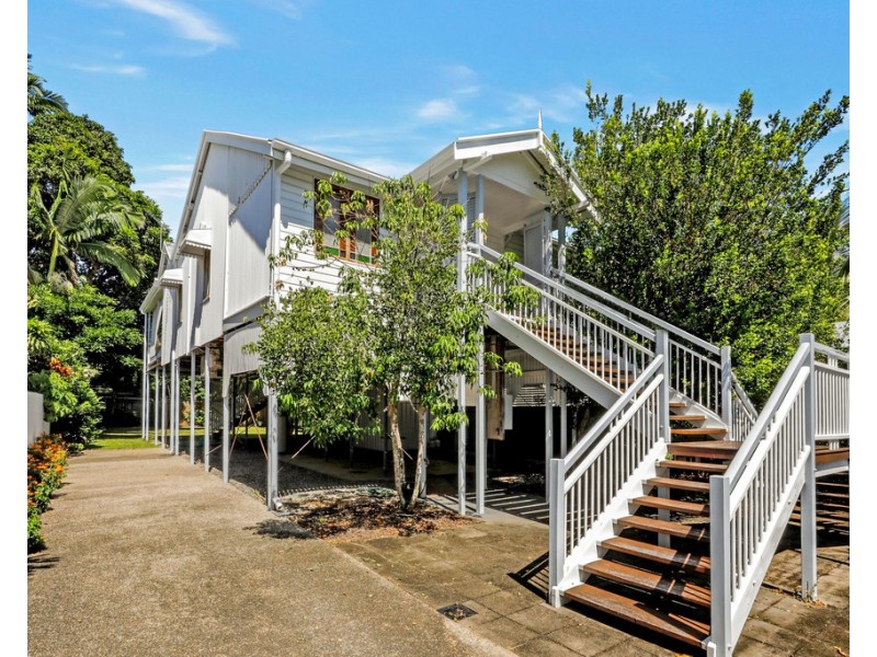 295 McLeod Street, Cairns North QLD 4870