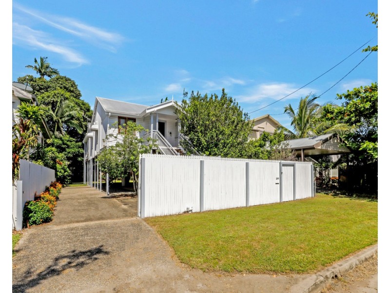 295 McLeod Street, Cairns North QLD 4870