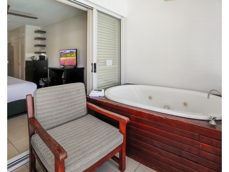 4133-4134/123 Williams Esplanade, Palm Cove QLD 4879